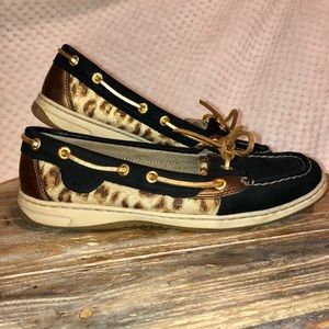 Women’s sperry shoes